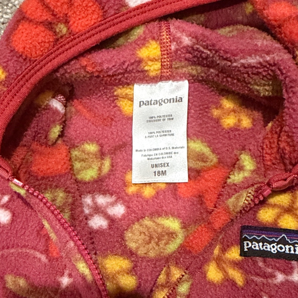Patagonia Kids Floral Hooded Fleece Jacket in Rose Pink - Picture 2 of 3